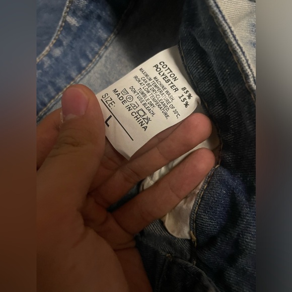 Embroidered Ripped Jeans - Picture 7 of 8